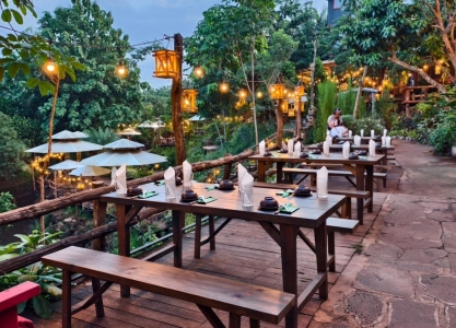 nha-hang-ngon-long-khanh-ben-bo-suoi-thien-duong-am-thuc-giua-thien-nhien